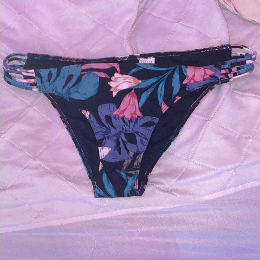 hollister bikini bottoms